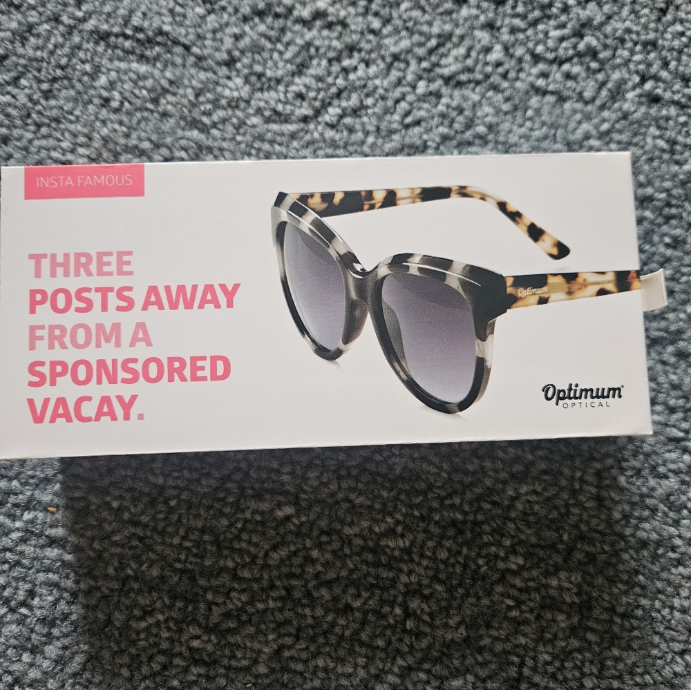 New In Box Optimum Optical Instafamous UV Protected Sunglasses